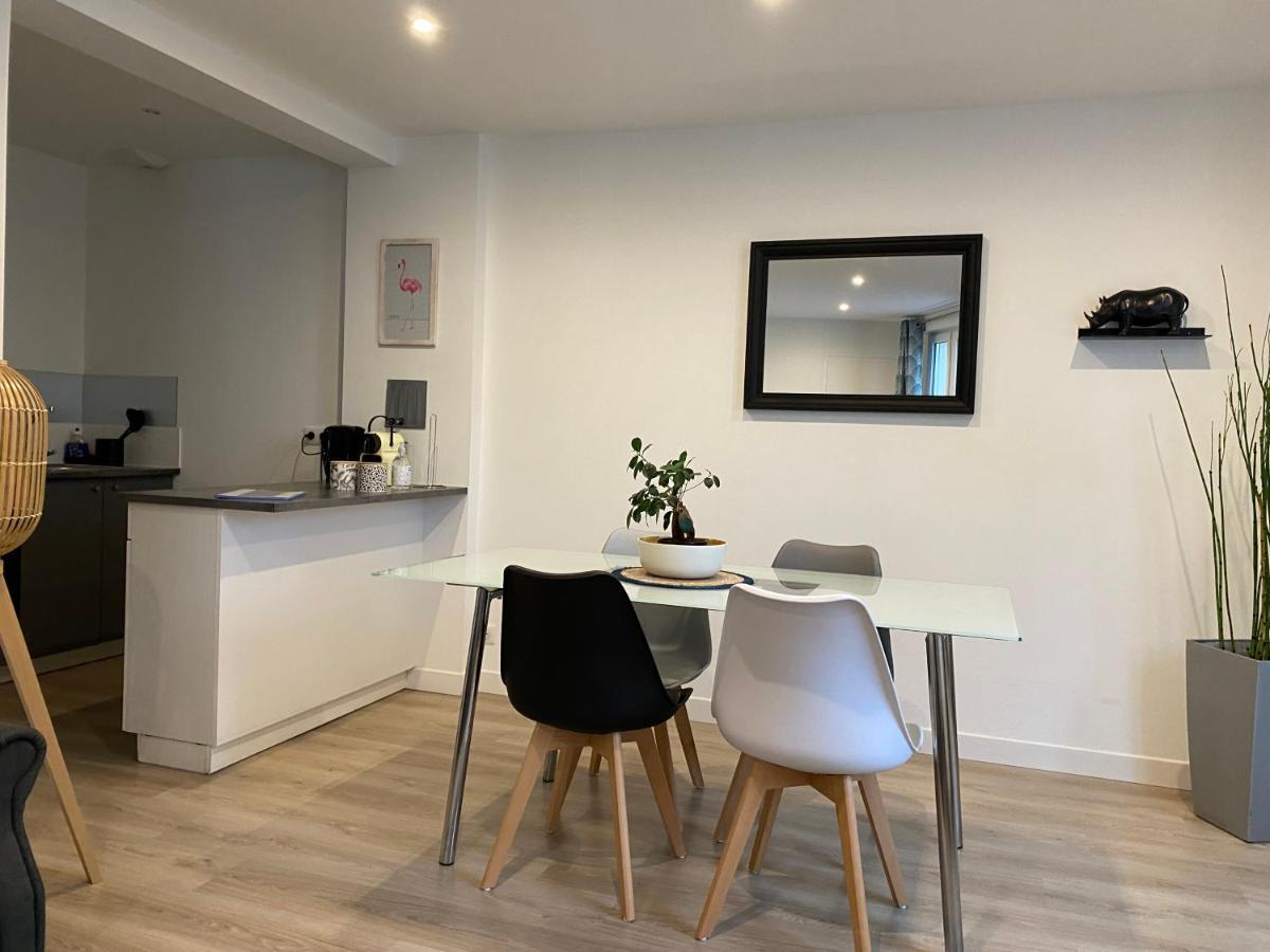 Appartement Cholet les Halles coté jardin Extérieur photo